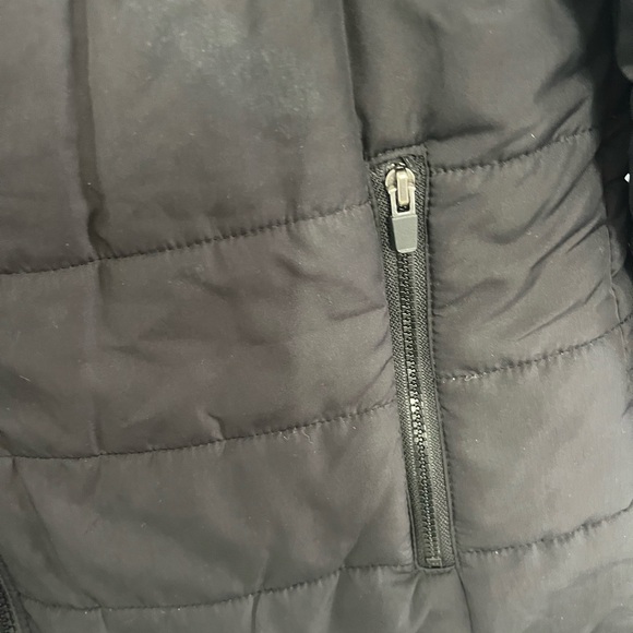 Fabletics Black Puffer Jacket - Picture 4 of 6